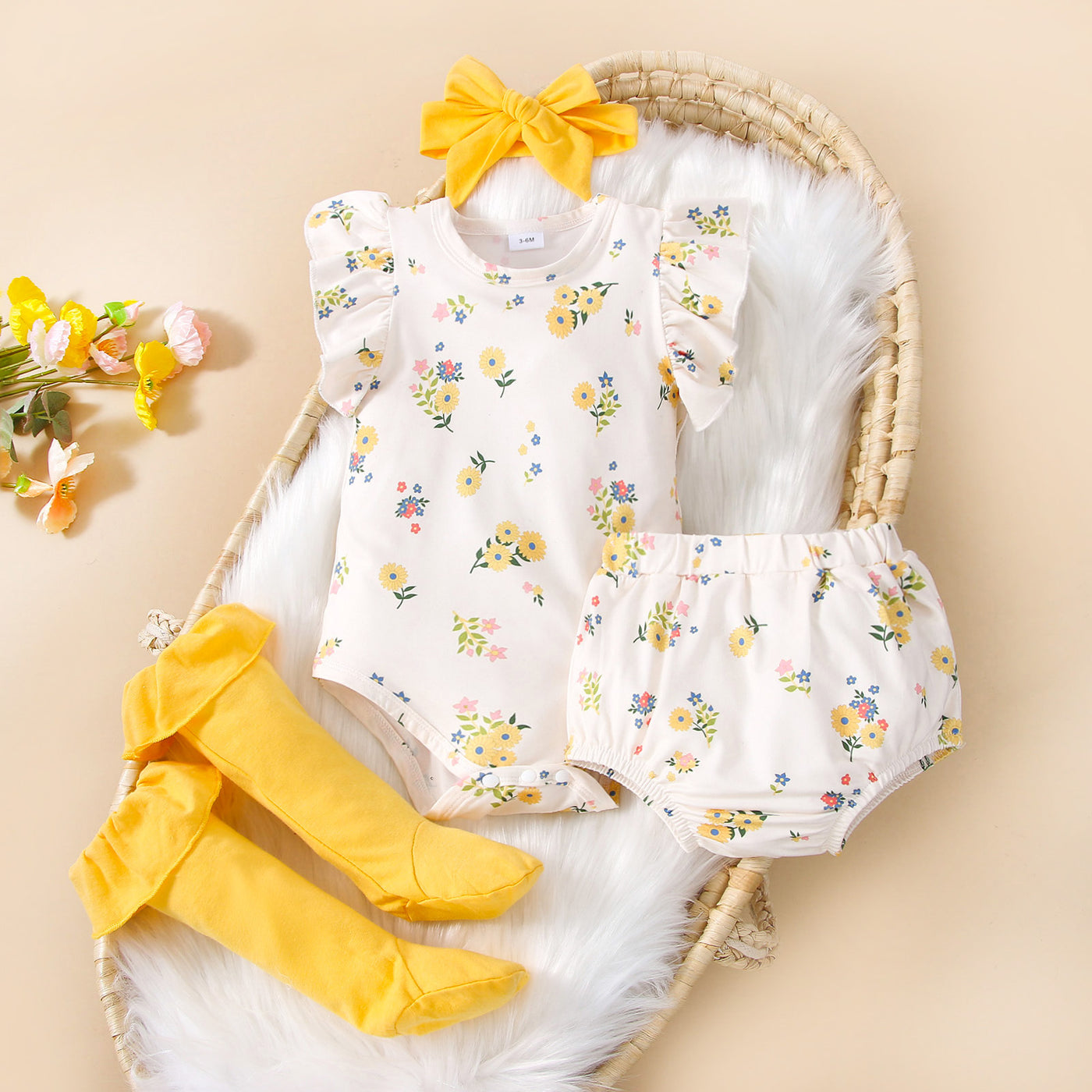 In Style Baby Clothing Four-piece Set With Floral Flying Sleeves