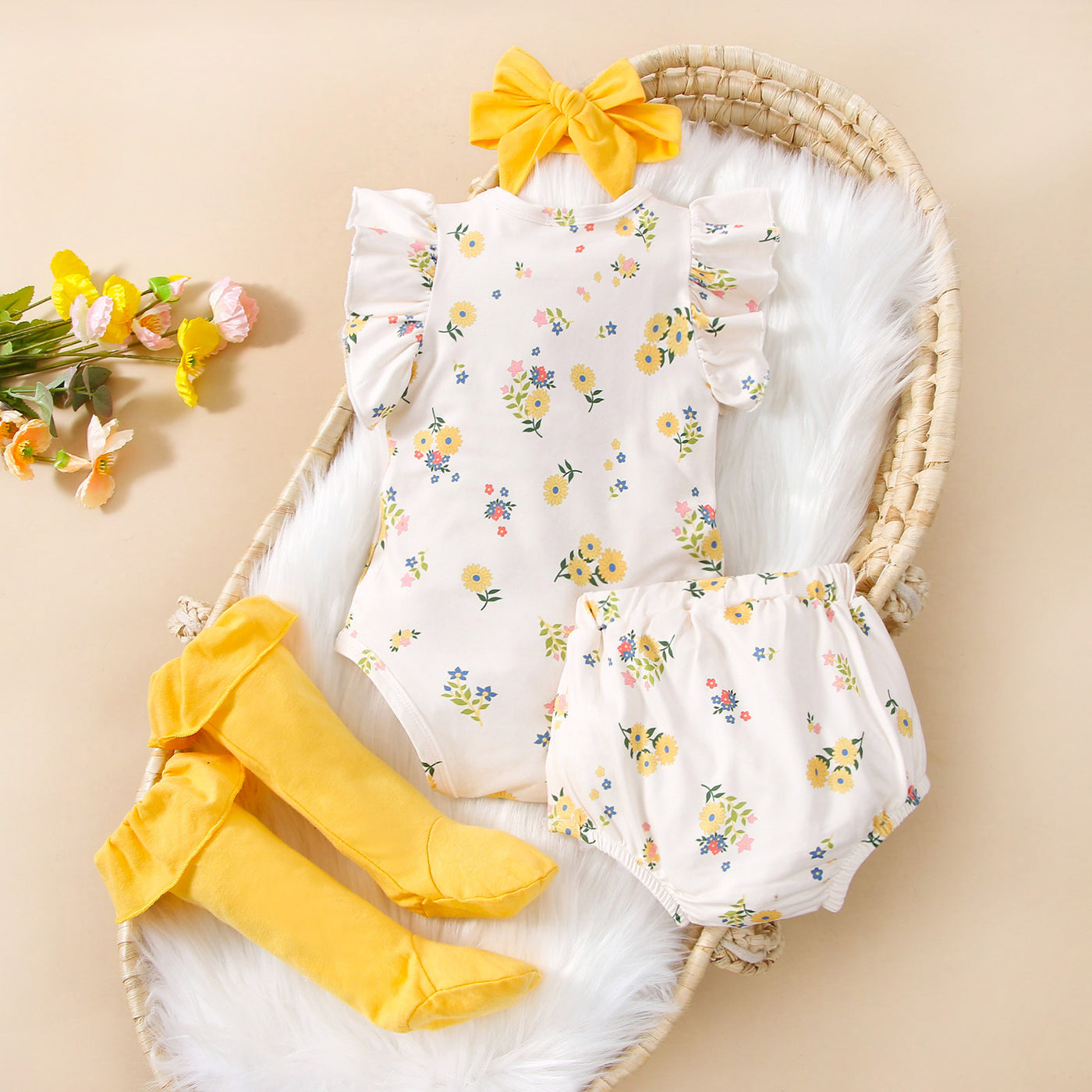 In Style Baby Clothing Four-piece Set With Floral Flying Sleeves